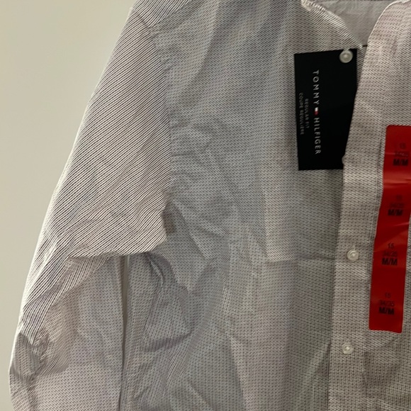 ⭐️ 3/$50 ⭐️ NWT Tommy Hilfiger Regular Fit Dress Shirt - Size Medium - Picture 4 of 7